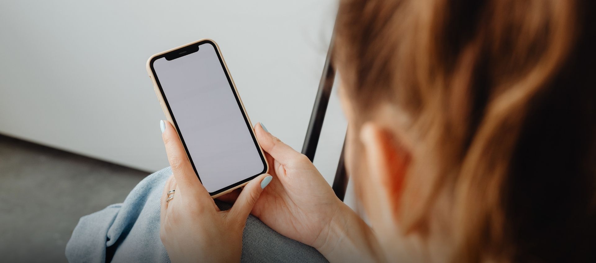 滑手機、短影音讓你「腦腐」？用這 6 個方法減少分心、找回大腦專注