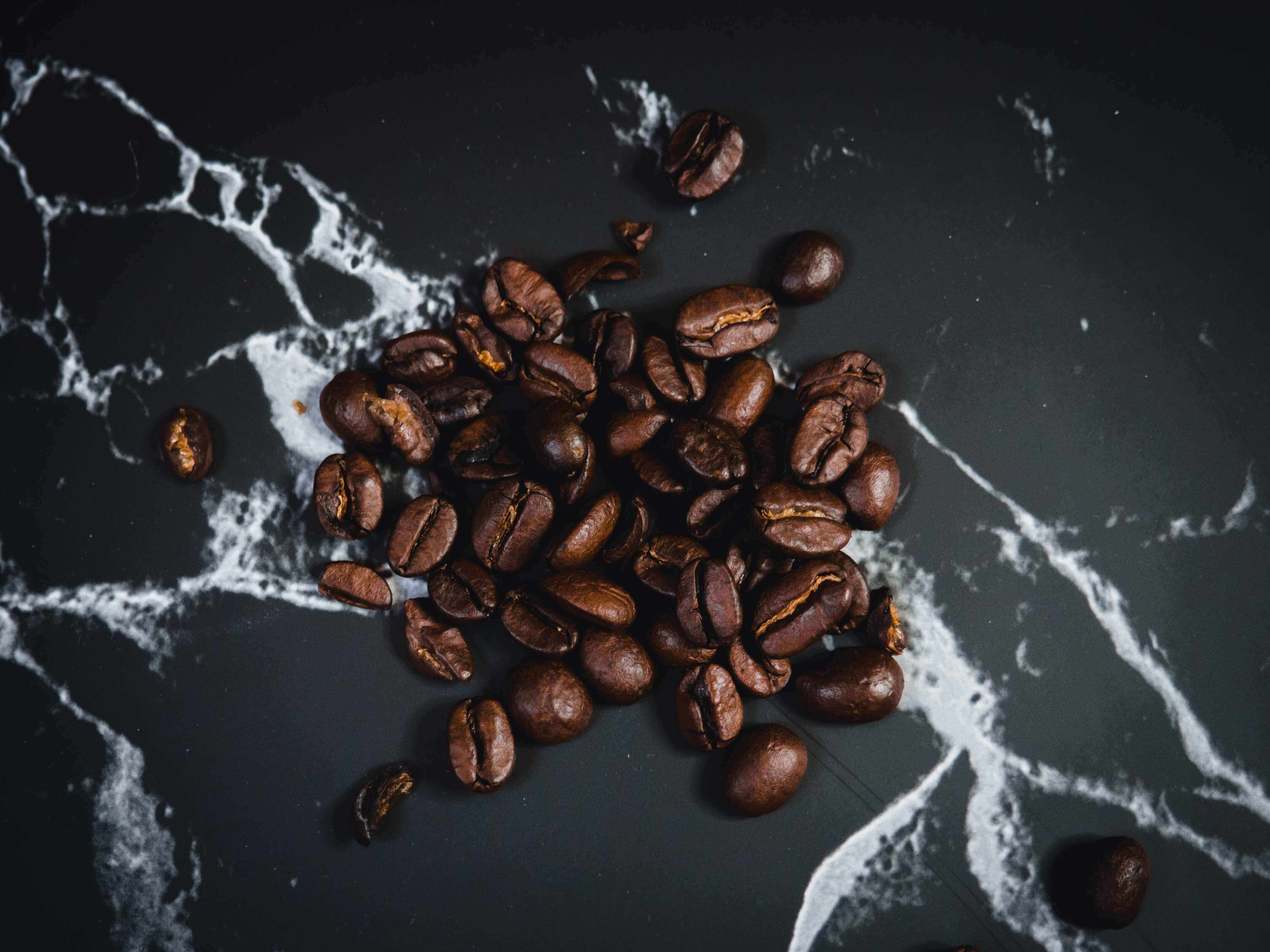 讓人《上癮五百年》：關於咖啡因的秘密