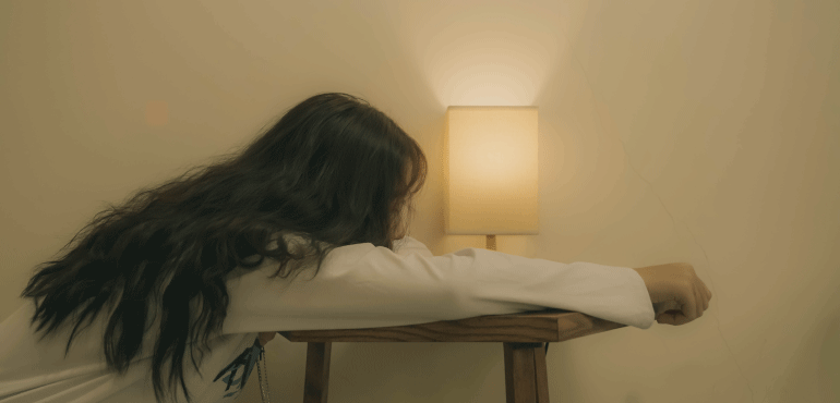 一再戀上渣男情人,與妳的童年創傷有關