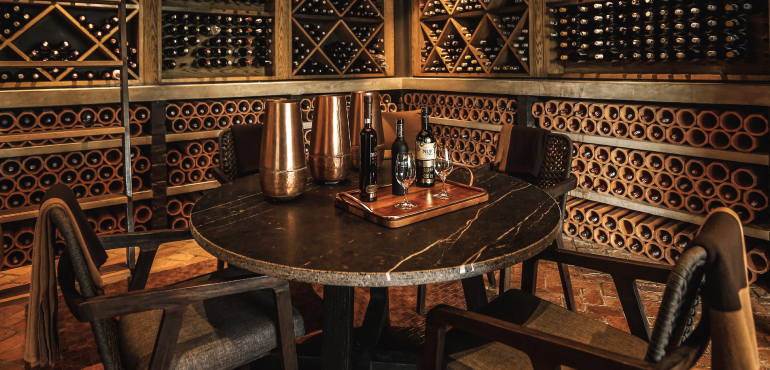 可能會引發戰爭的一杯酒，該說實話還是謊話？