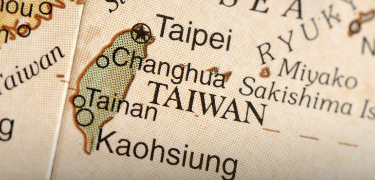 誰的台灣，誰的認同？讀朱宥勳《群島有事》看見島嶼的真實心聲