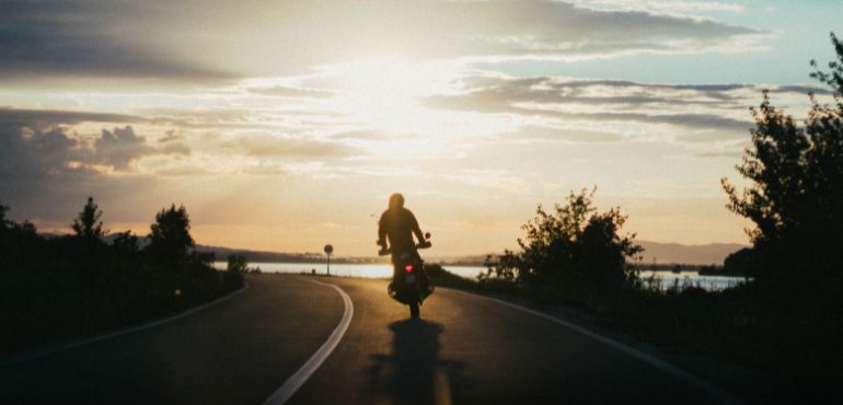 我不是在逃避,我只是不想受傷